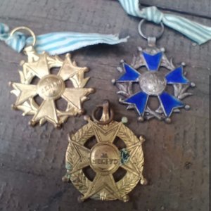 Lote de 3 Medallas al Mérito Antiguas, Año 1900 - imagen 2