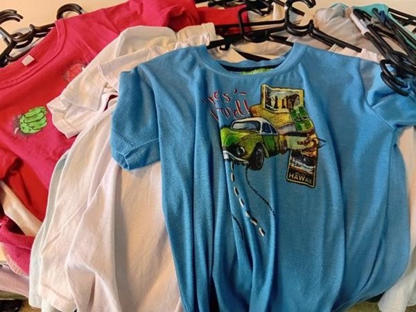 Ropa de mujer en diferentes tallas y estilos - imagen 1
