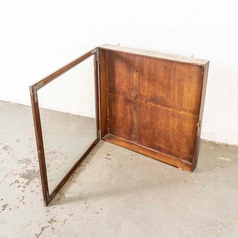 Vitrina de pared en madera con puerta vidriada - imagen 3