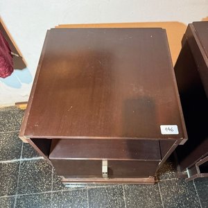 Par de Mesas de Luz de MDF con Dos Cajones y Estante - imagen 2