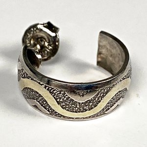 Anillo de Plata y Oro con Medalla de San Benito y Par de Arracadas - imagen 4