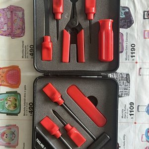 Estuche de Herramientas Good Mate Set con Pinza, Mango, Martillo y Destornillador - imagen 4
