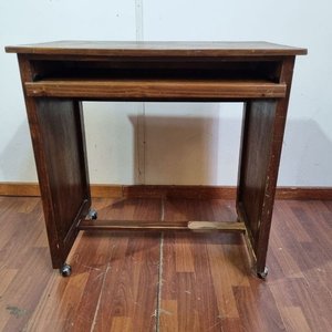 Lote anterior: Escritorio para Computadora con Bandeja Deslizable y Ruedas