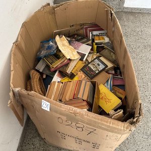 Caja con Libros Varios - imagen 2