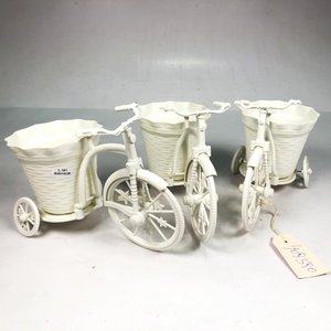 Lote siguiente: Set de 3 Maceteros Decorativos Triciclo en Plástico Blanco