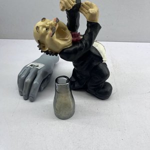 Lote anterior: Figura Decorativa de Camarero Cómico con Vaso