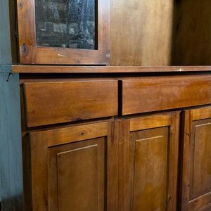 Aparador Moderno de Madera con Puertas y Estantes - imagen 7