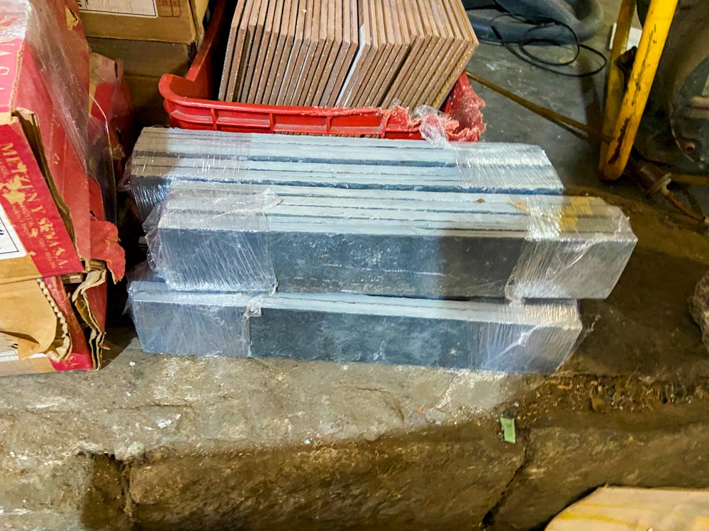 Cinco cajas de cerámica y paquetes sueltos - imagen 4