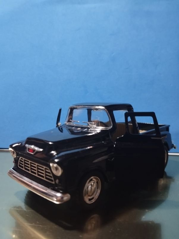 Camioneta Coleccionable Chevrolet 1955 en Escala 1/32 - imagen 4