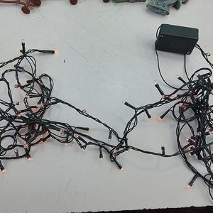 Lote Surtido Hogar: Pesebre Barro, Figuras Animales, Adornos y Bazar - imagen 4