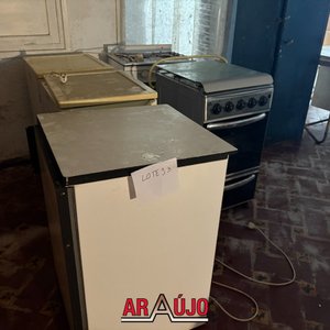 Lote siguiente: Lote de 2 Cocinas y 3 Frigobares para Restaurar