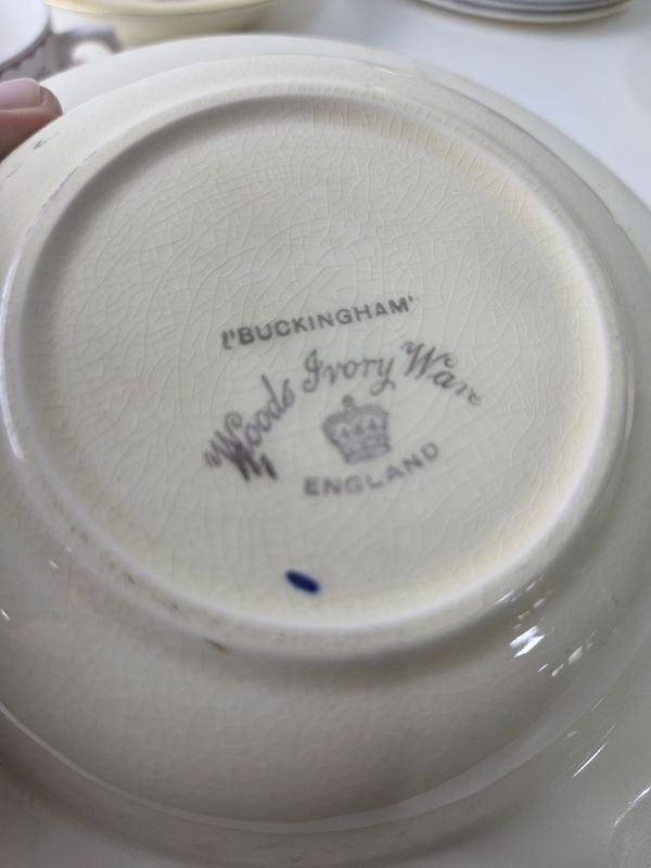 Piezas de porcelana inglesa con patrones florales - imagen 5