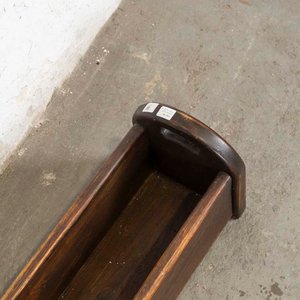 Macetero Rectangular de Madera Oscura con Detalles de Uso - imagen 3
