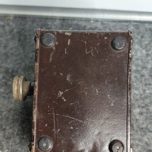 Antigua Agenda Telefónica Metálica con Rueda Giratoria - imagen 4