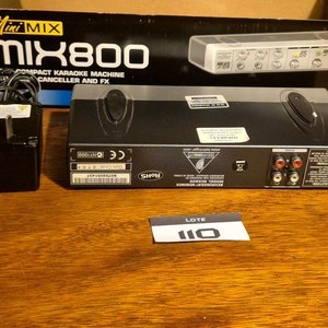Consola Mezcladora de Audio Behringer MIX800 Ultra-Compact Karaoke Machine con Caja y Accesorios - imagen 2