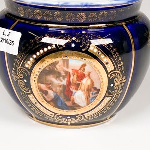 Florero de Porcelana Viejo Viena Azul Cobalto con Escena de Personajes - imagen 3