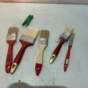 Lote siguiente: Set de 6 Pinceles de Madera y Plástico para Pintura