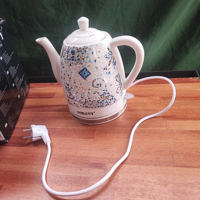 Lote anterior: Jarra eléctrica en porcelana y accesorios de Sokany