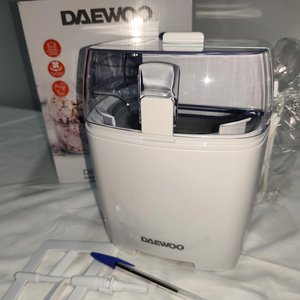Lote siguiente: Máquina de Helados Daewoo DICM-160, 1.5 Litros, Nueva en Caja