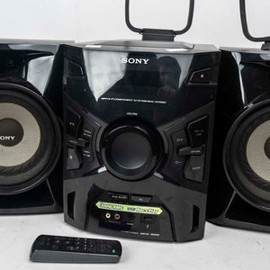 Equipo de Música Sony con 2 Parlantes y Control Remoto - imagen 2
