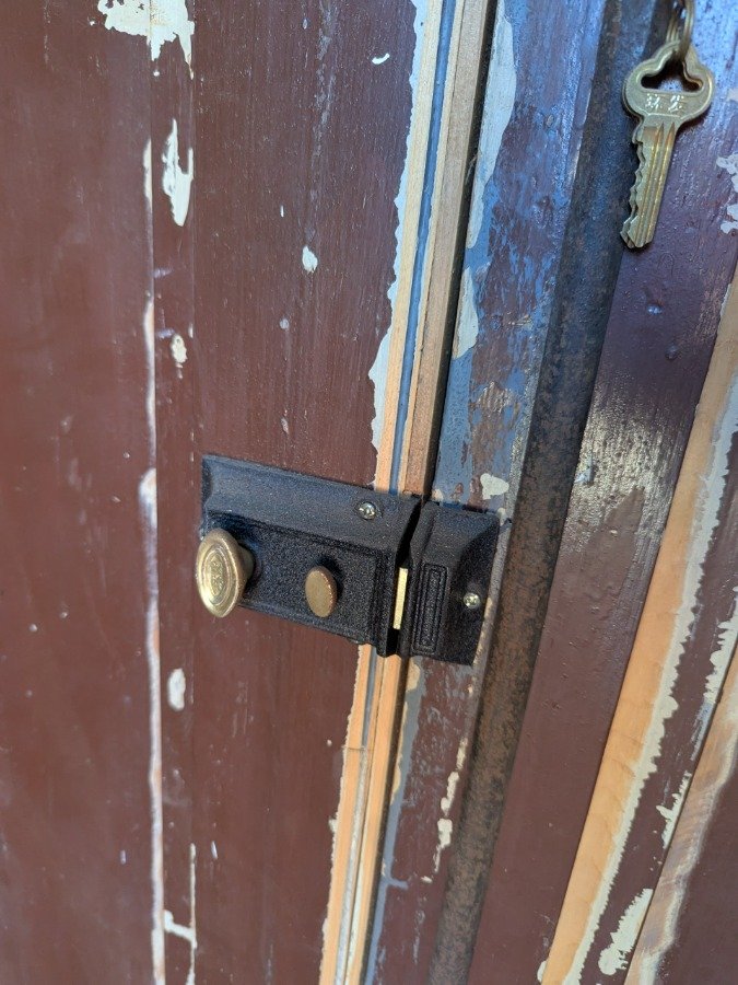 Puerta exterior de 2 hojas en madera - imagen 13