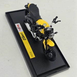 Réplica Maisto Ducati Scrambler Icon Amarilla - imagen 4