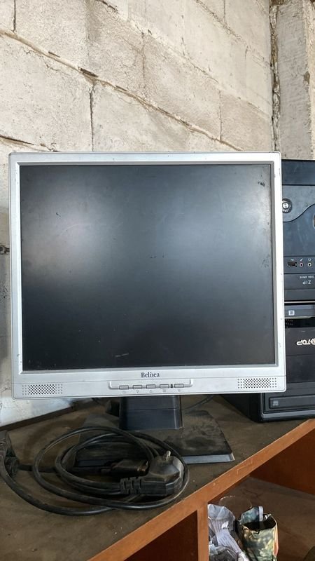 Monitor Belinea de 14 Pulgadas con Entrada VGA - imagen 1