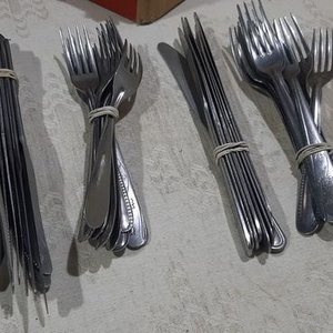 Juego de Cubiertos: 10 Tenedores y 10 Cuchillos de Acero Inoxidable - imagen 1