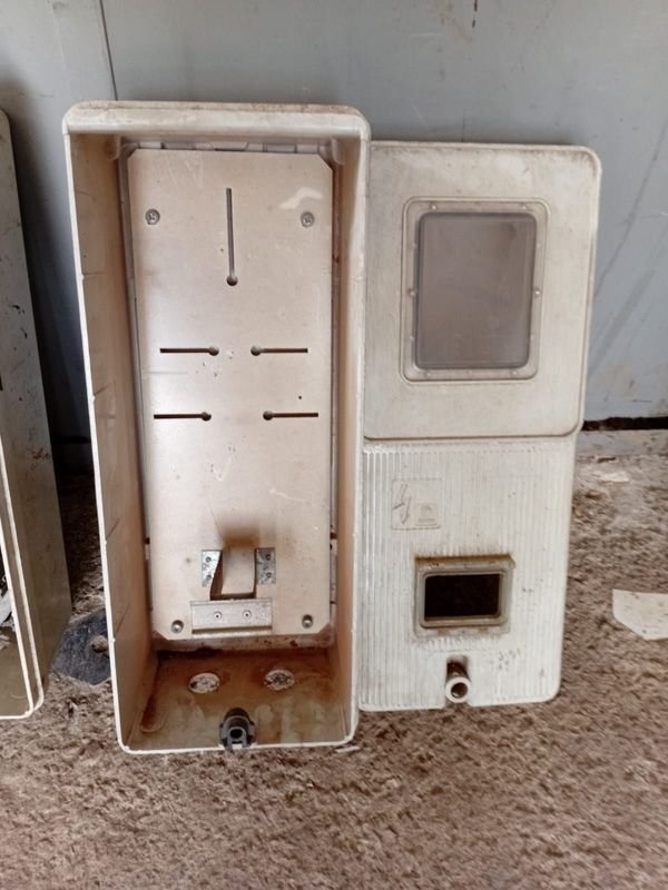 3 Tableros Eléctricos y 1 Medidor de Luz