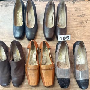 Lote siguiente: Lote de 5 pares de zapatos de cuero artesanales para dama