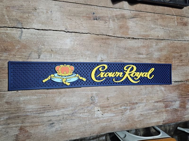 Bandeja Antideslizante Crown Royal para Barra