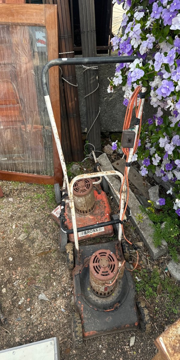 Dos Cortapastos Eléctricos Bronx, Uno Funciona