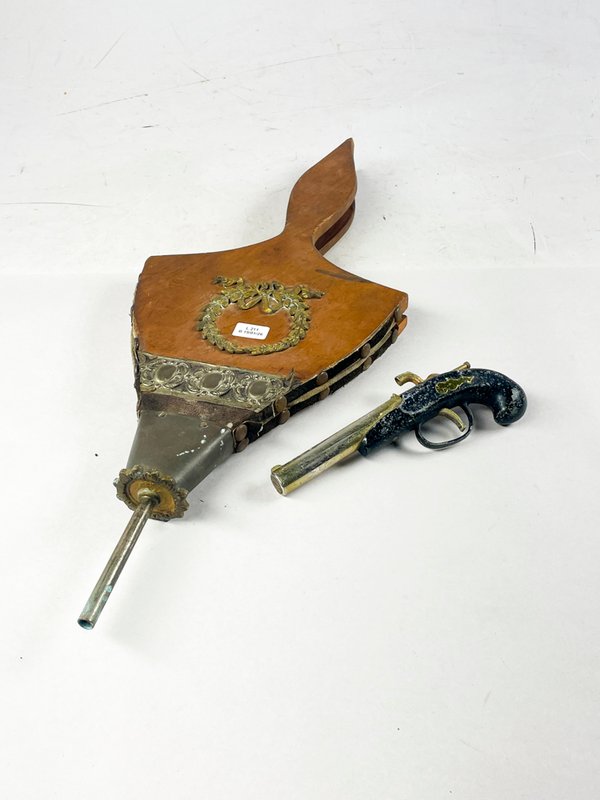 Lote siguiente: Pistolas y accesorios de fuego