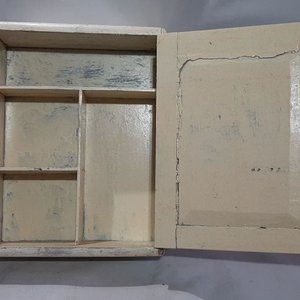 Botiquín Antiguo con Espejo y Compartimentos - imagen 2