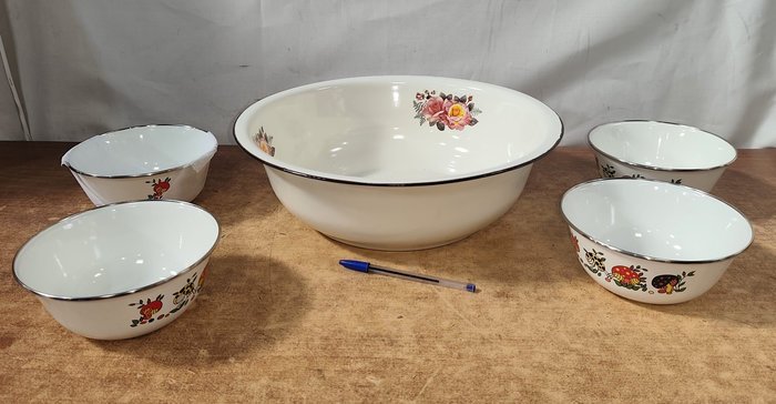 Lote siguiente: Bolsas de porcelana decoradas con diseños coloridos