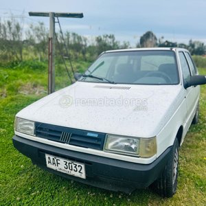 Lote siguiente: Fiat Uno Blanco con Matrícula Uruguaya