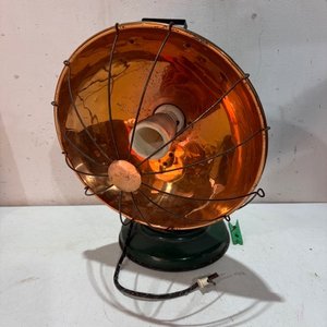 Lote siguiente: Estufa Eléctrica Antigua de Metal Cobreado y Base Verde