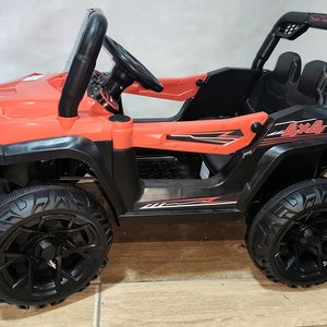 Auto Eléctrico Infantil Arenero 4x4 Recargable Rojo con Control y Cargador - imagen 3