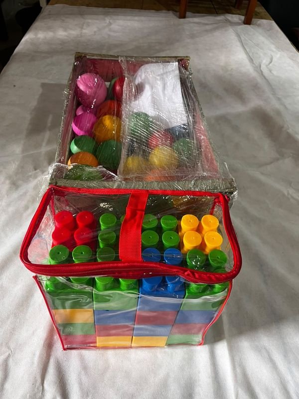Cajón de Pelotas y Bloques de Construcción Tipo Lego para Niños