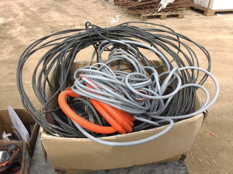 Cables Varios en Caja