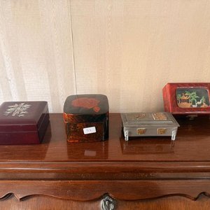 Conjunto de Cajas Decorativas Pequeñas de Madera y Plata - imagen 4