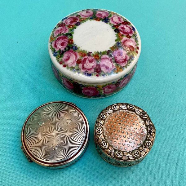 Colección de artículos antiguos de porcelana y bronce - imagen 2