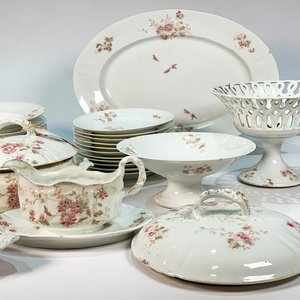 Veintisiete piezas de porcelana Limoges con decoración floral - imagen 3