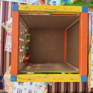 Cubo Didáctico de Madera con Ábaco, Laberinto y Pizarra - imagen 3