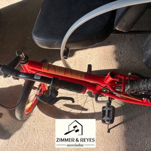 Bicicleta Infantil Roja Sin Asiento - imagen 3