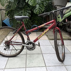 Bicicleta "Five & Five" Rodado 26 Color Rojo Granate - imagen 3