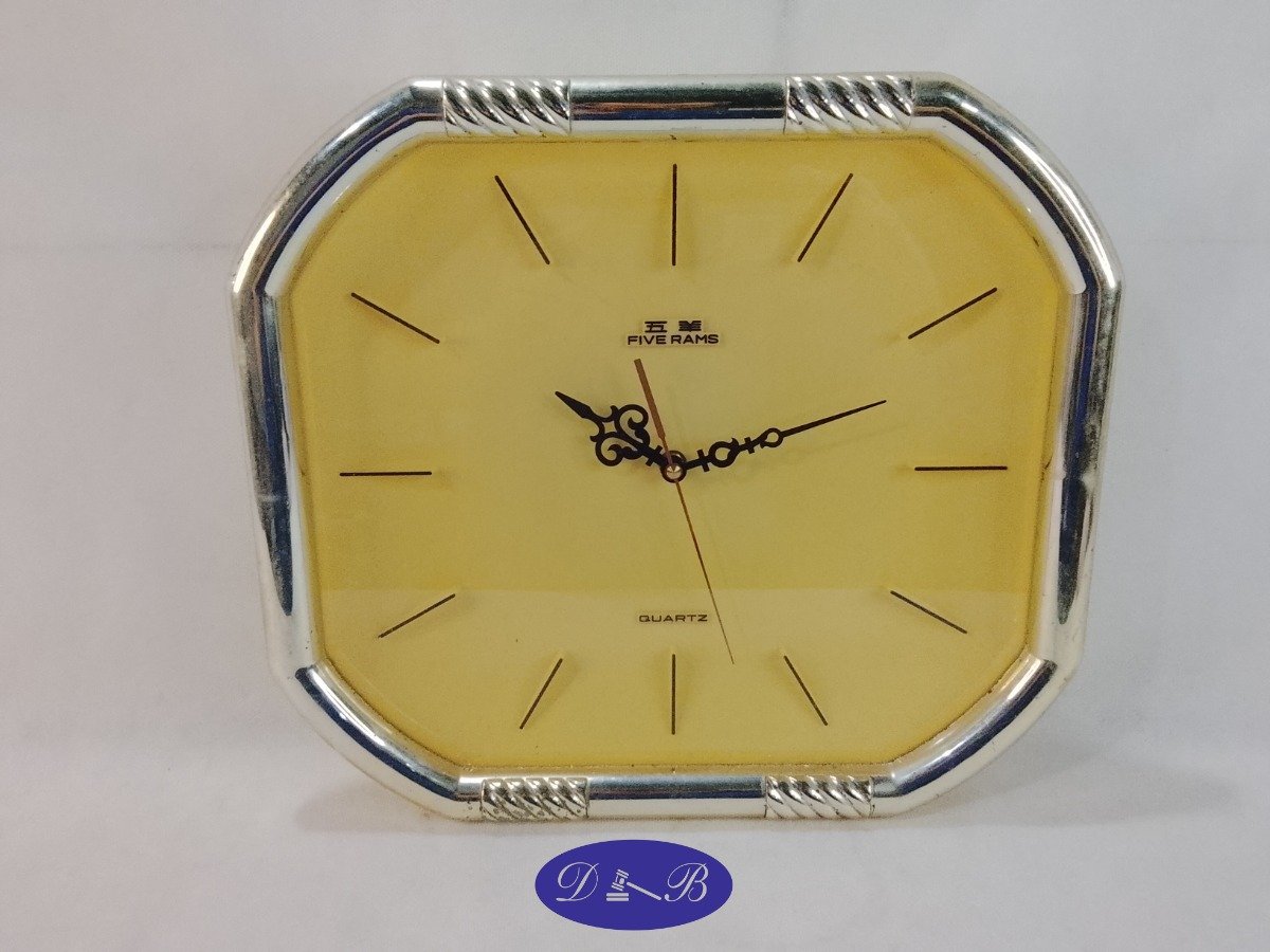 Reloj de Pared Octogonal "Five Rams" Quartz Plateado