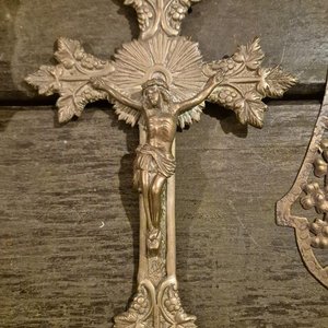 Antiguo Crucifijo Barroco de Bronce y Madera Noble - imagen 6