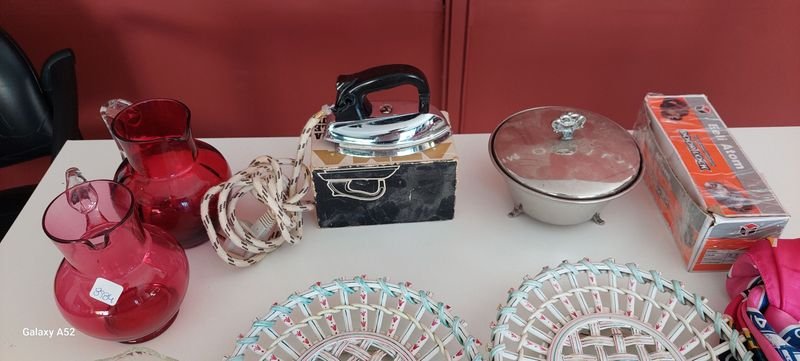 Jarritas, plancha y adornos varios para decoración - imagen 3