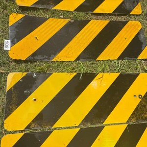 Lote de 4 Carteles de Franjas de Seguridad Amarillas y Negras - imagen 2